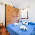 Zenith Within Walking Distance Of The Sea *