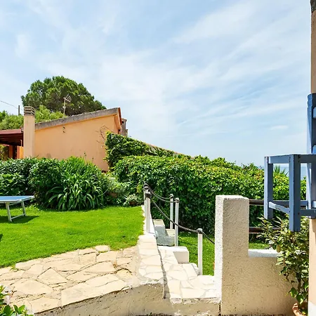 Zenith Within Walking Distance Of The Sea